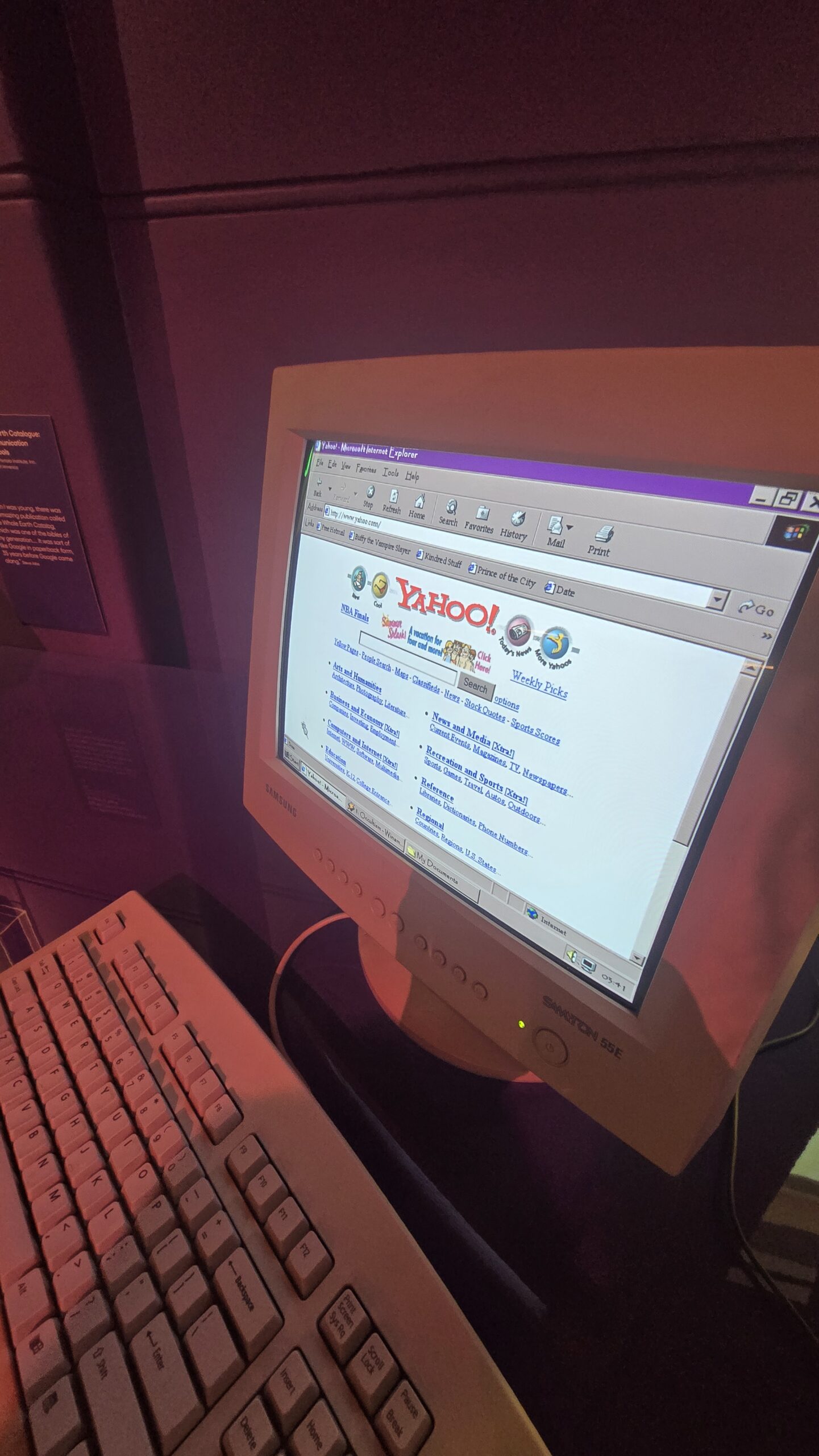 Yahoo homepage on a CRT monitor at the National Communications Museum